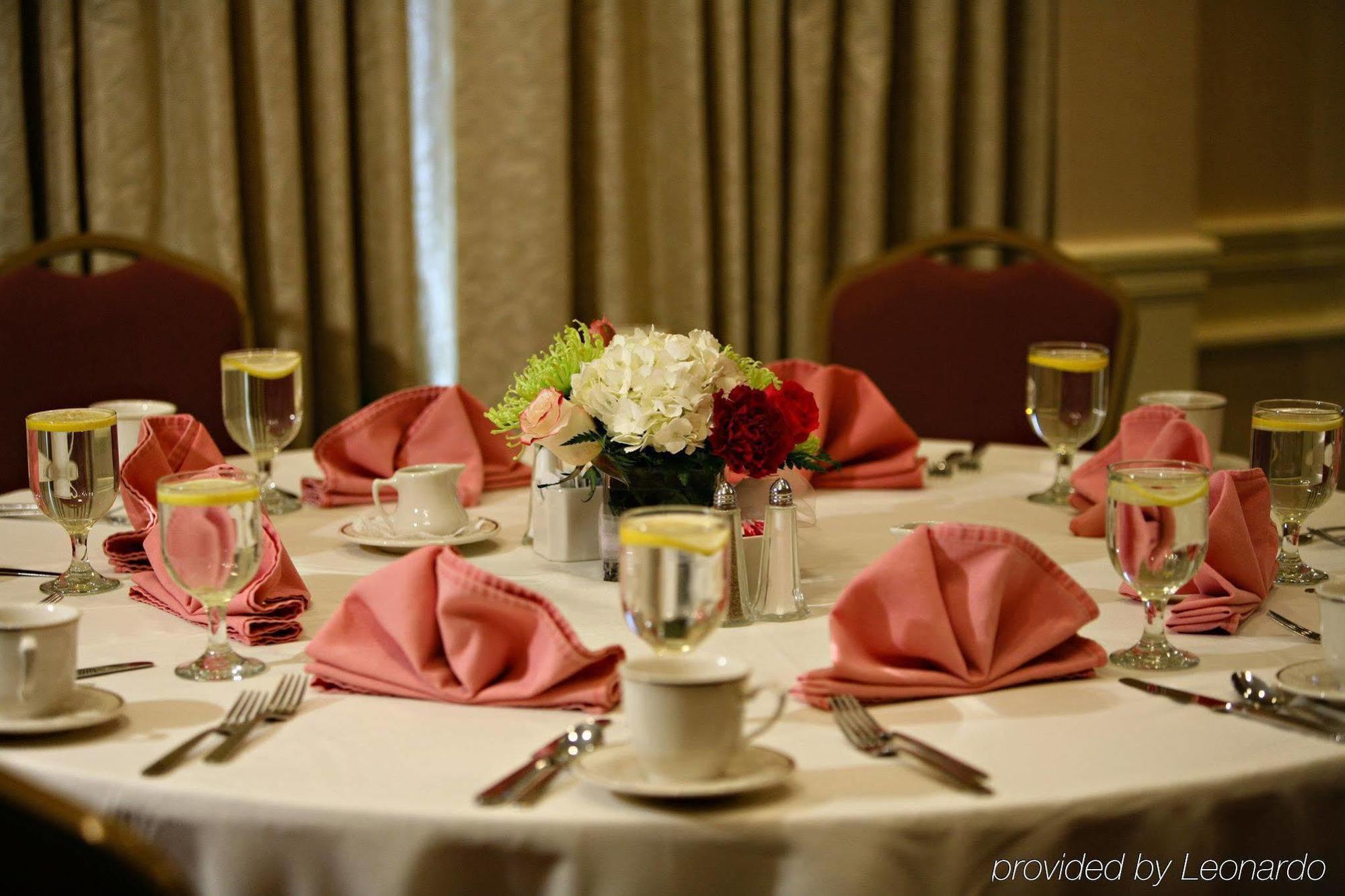Radisson Hotel And Suites Chelmsford-Lowell Restaurace fotografie